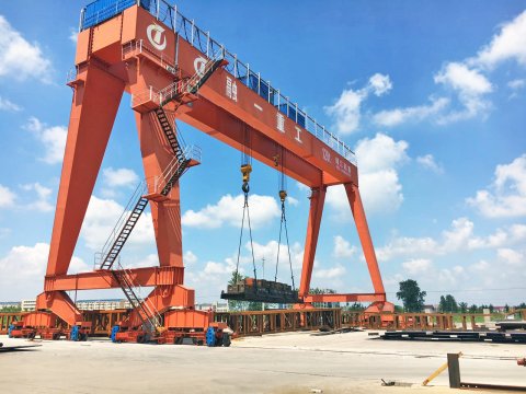 什么因素決定了門式起重機(jī)的起重量【靖江起重】