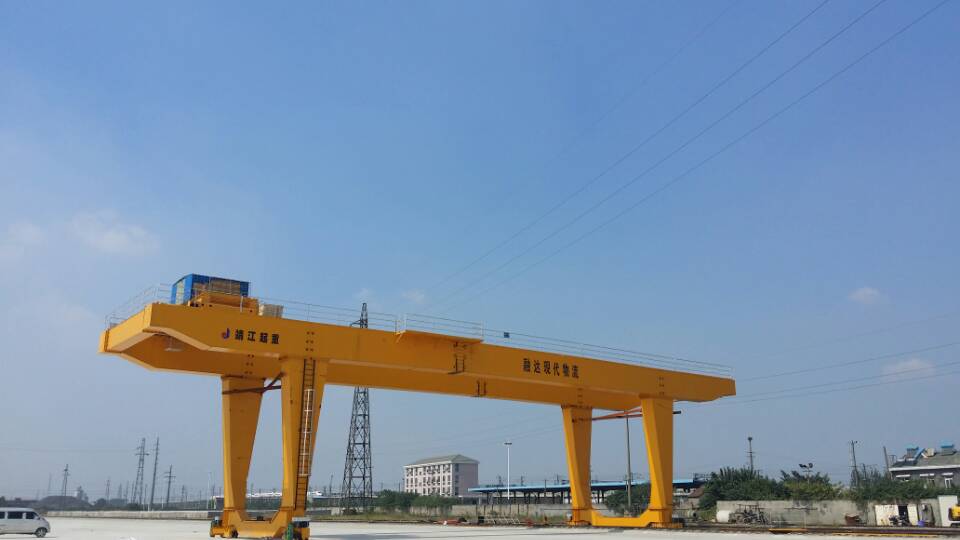 門(mén)式起重機(jī)剛度計(jì)算需要考慮靜剛度和動(dòng)剛度